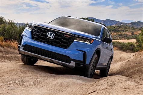 The 2023 Honda Pilot AWD TrailSport SUV